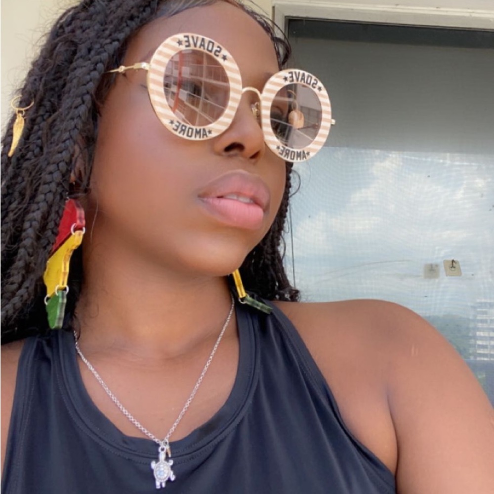 Gucci Eyewear GG0113s 009 stripe detail round frame sunglasses
